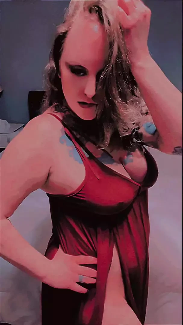 Sinfulvixen वीडियो