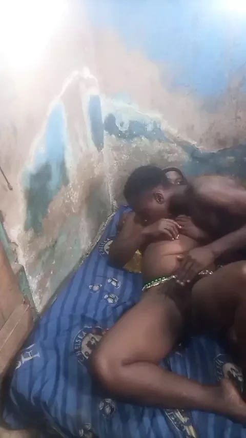 和我女友的周六晨间性爱自拍视频