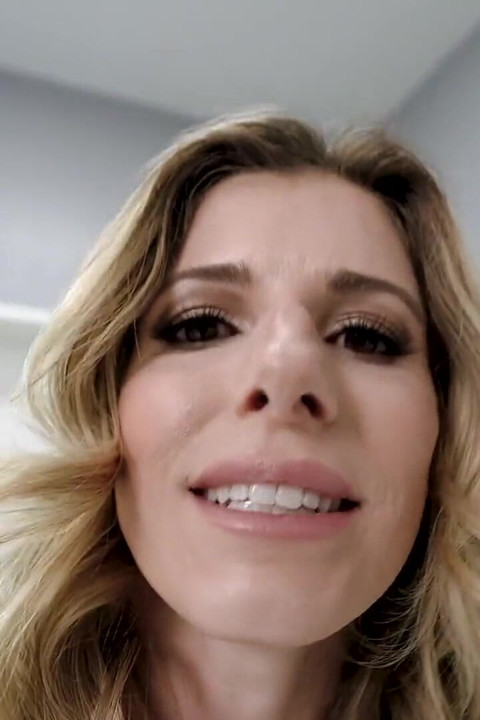 Cory Chase in verjaardagsweekend met mijn stiefmoeder als stiefmoeder weg is, wil spelen