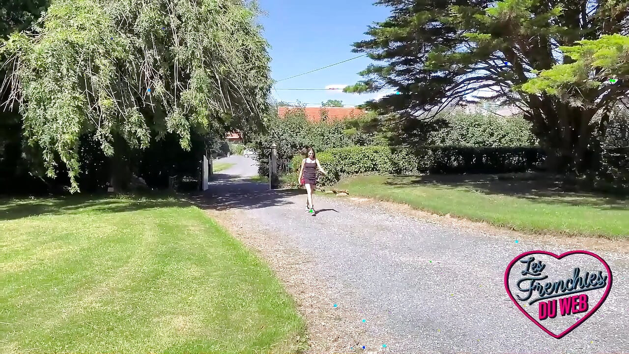 Clara Mia, Young Naughty, Tests Anal Fucking in an Hhf Trio