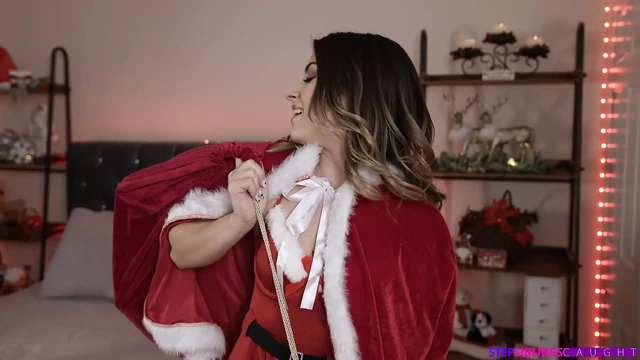 Keep the Presents Cumming - S25:e3
