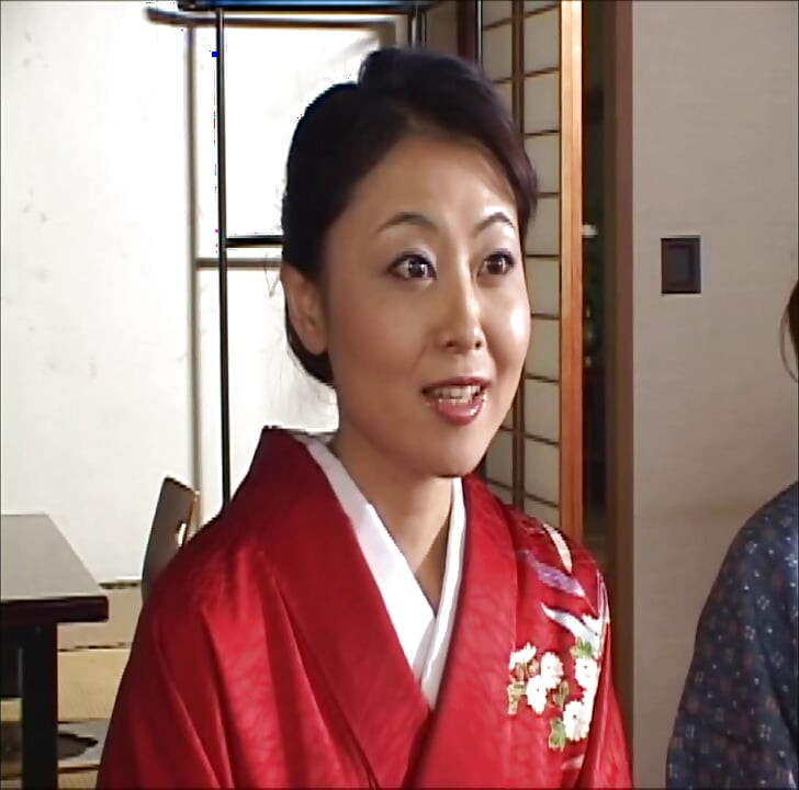 P128G03 The beautiful proprietress of a quiet mountain hot spring inn near Tokyo. Lesbian sisters, forbidden sex at home!　A sensual erotic drama that evokes the Showa era!