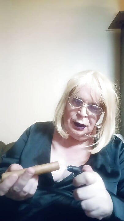 Part 1 - BBW TV discussing her many years in the BDSM and Kink world
