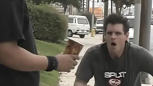 Fick mich in meinem büro! Büro-strap-on-couch-sex mit lesbischen kolleginnen