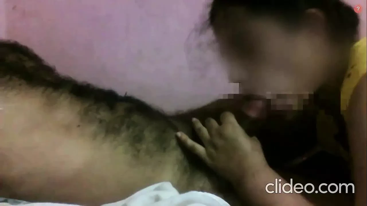 Mallu aunty Blowjob with her favorite dress yellowbird