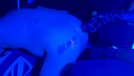 Kirli koyu yumruk sokma