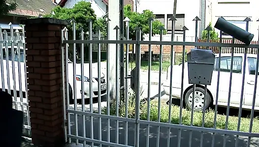 Молодые лесбиянки развлекаются с лизанием киски