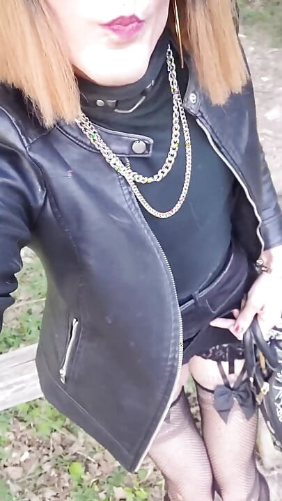 senaart ke jangal men paarking lot par jin men meri skart dekho. Vanessabitchx Parischiennetrvprod