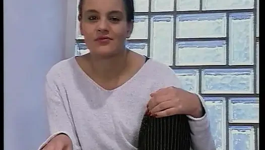 Pinker dildo macht heißes deutsches schätzchen glücklich