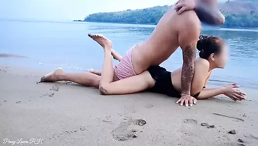 Scandale pinay - sexe amateur en public à la plage