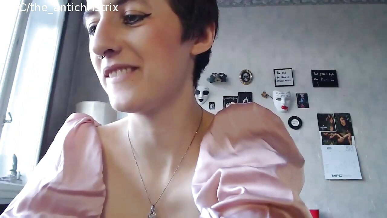 Showing My Dirty Bits on Cam!