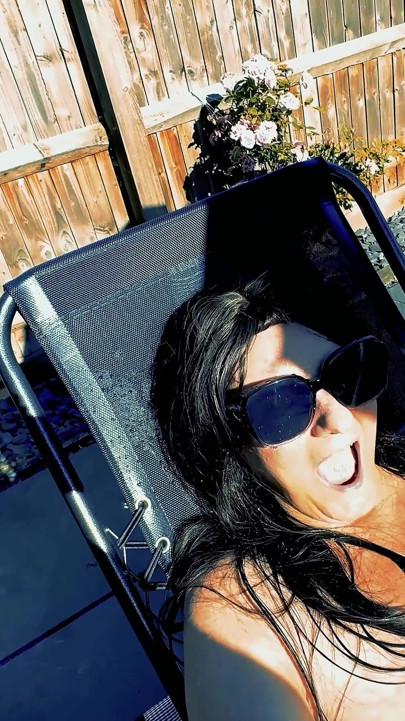 Hot June - sunlounger, pisse, short
