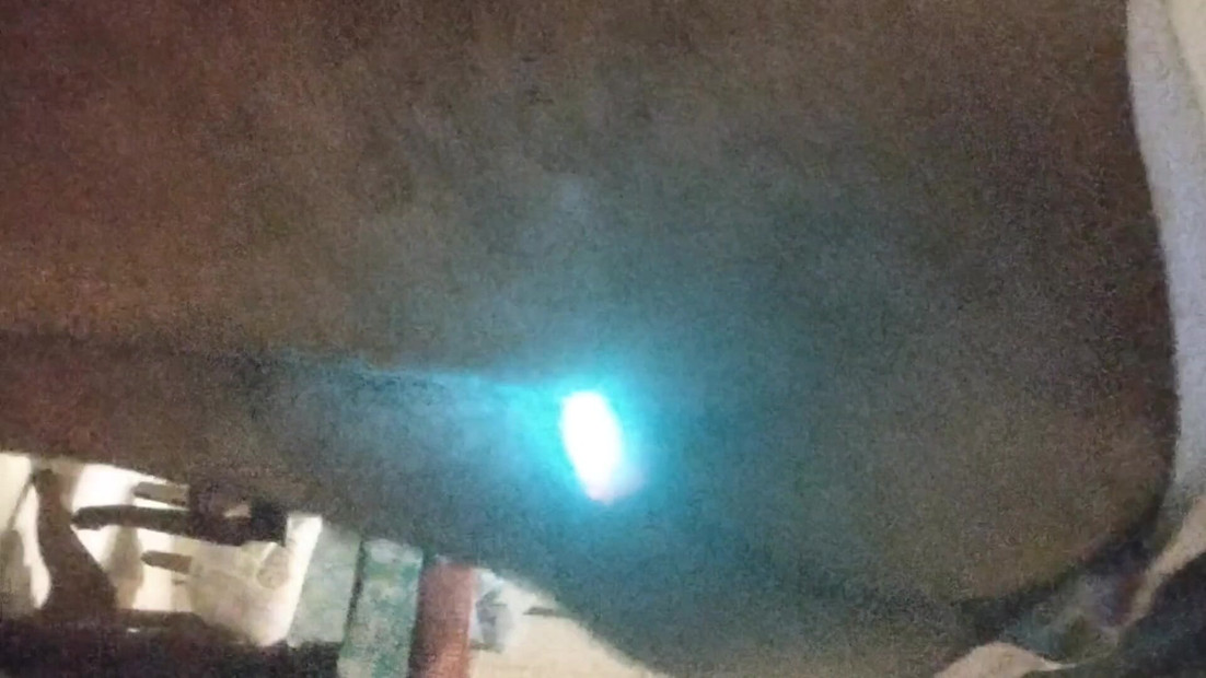 带 LED 的屁股插头。播放 10 振动模式显示在这个短片。完整视频即将推出。