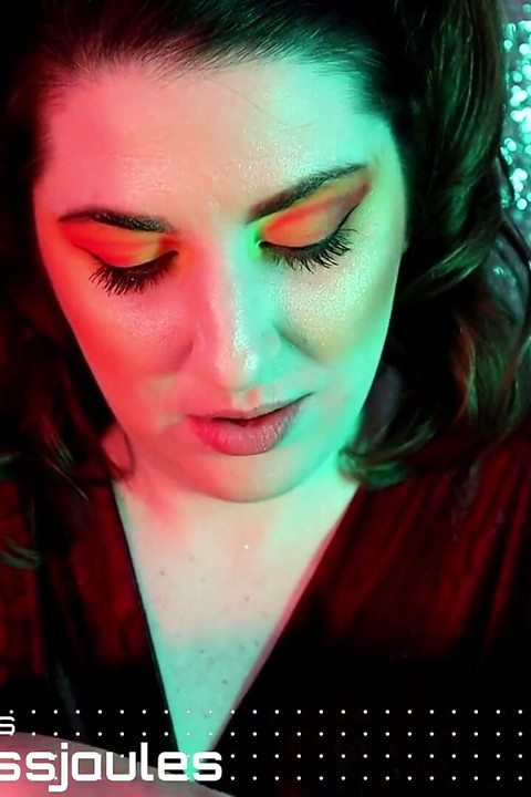 Plexiglass Kisses Lipstick Lipgloss Asmr