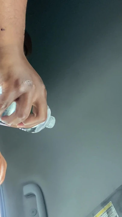 Car Session Giving Oily Feet Rub She Dominated Toejob Splash