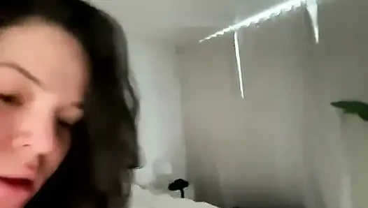 Live Stream with Dani Valentina