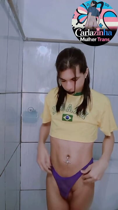 Carla Puta De Camiseta Do Brasil E a Pica Dura
