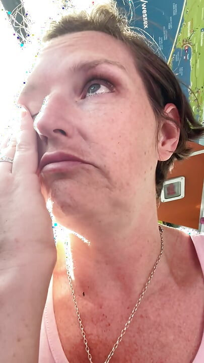 Commando in a miniskirt gives easy pussy access on the bus, and makes my fingers smell amazing!