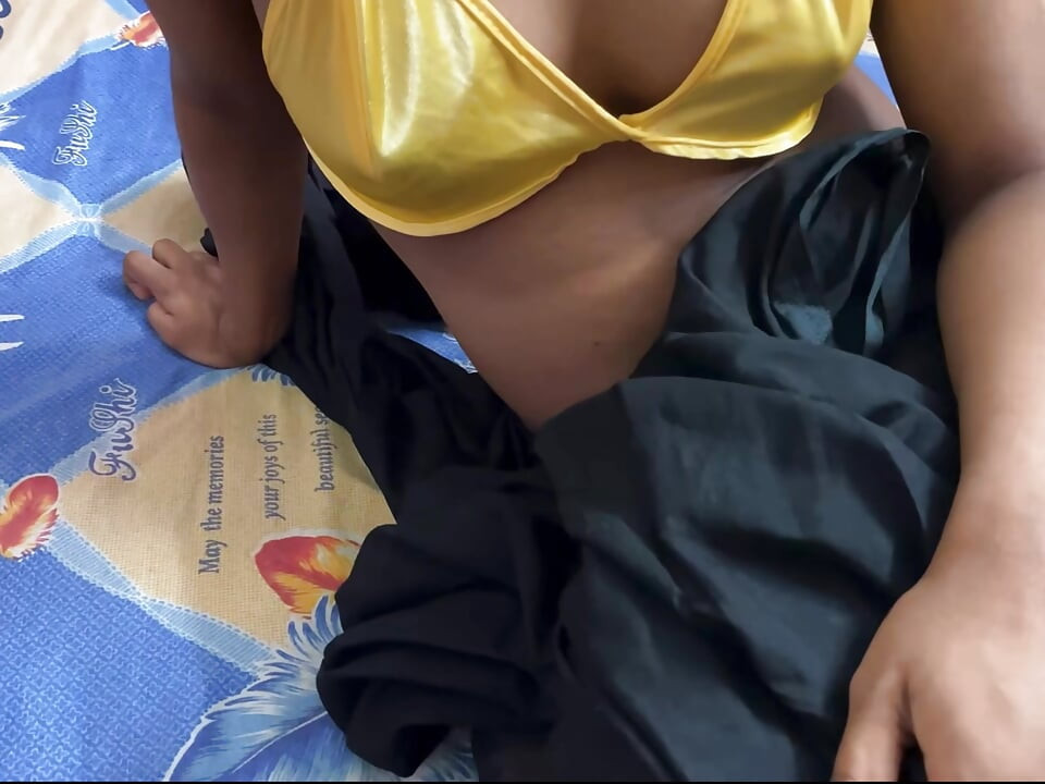 Fucking with my sexy Bhabhi when my mom not at home