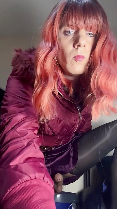 Jess Silk Rides Dildo