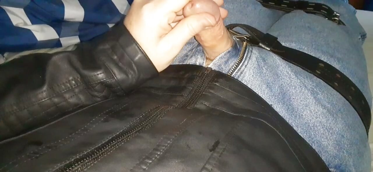 Solo edging on new leather