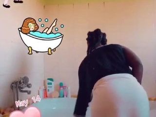 Honorine prend son bain