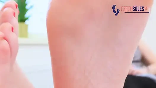 Receptionists große stinkende füße verehren pOV