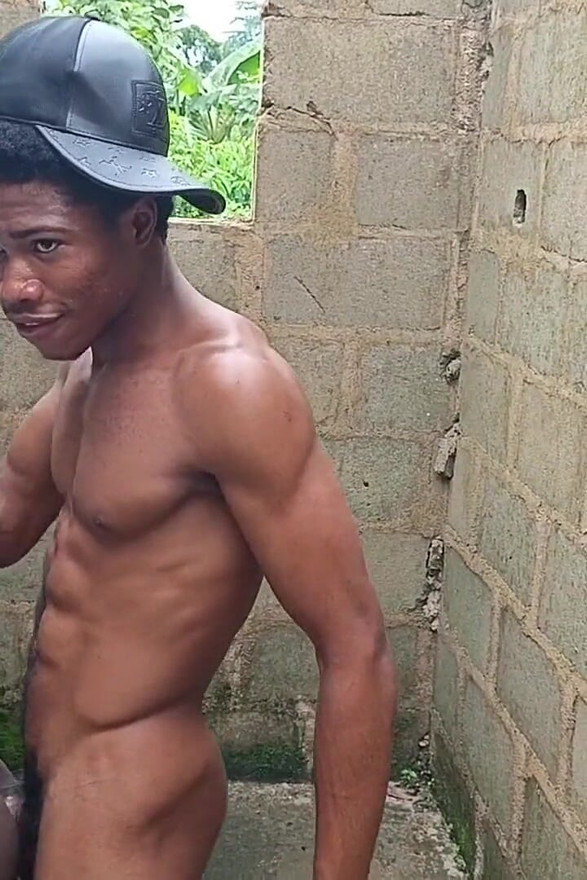 Horny Black Twinks Risk Their Life in Abandoned House