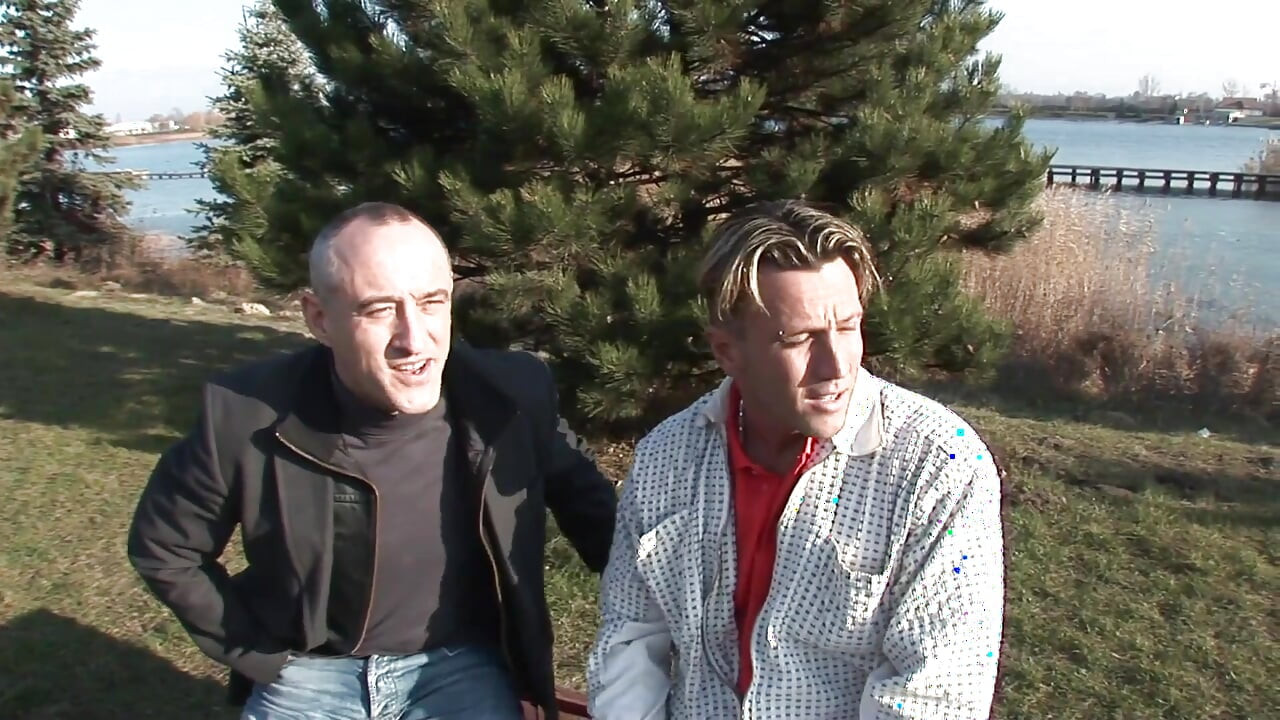 Sexo a três, em seguida, iogurte gigante 4 pequena potranca sendo fodida de dezenas de maneiras