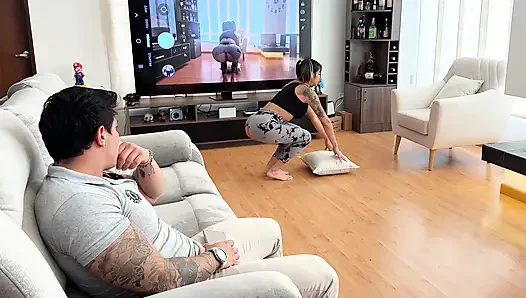 WTF? Der stiefvater benutzte den Staubsauger roboter, damit seine stieftochter auf einem dildo sitzen konnte!