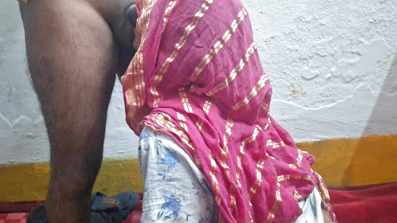 Servitoarea suge pula soțului meu