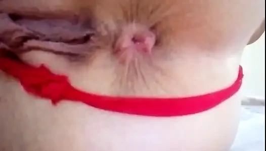 Cover Your Face with My Ass, Close up