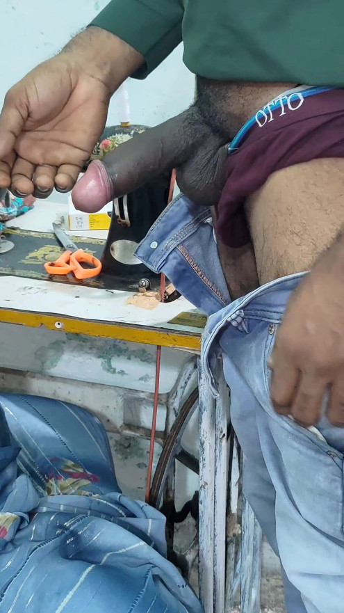 My Mother-in-law, a Tailor, Was Sewing Clothes, so I Had Sex with Her as if to Help Her.