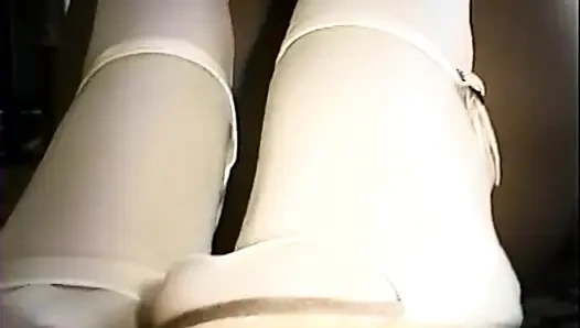 Baştan çıkarıcı esmer orta yaşlı seksi kadın istekli sarışın hatuna işiyor