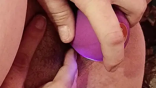 Masturbasi pakai mawarku sambil nyepong kontol suami