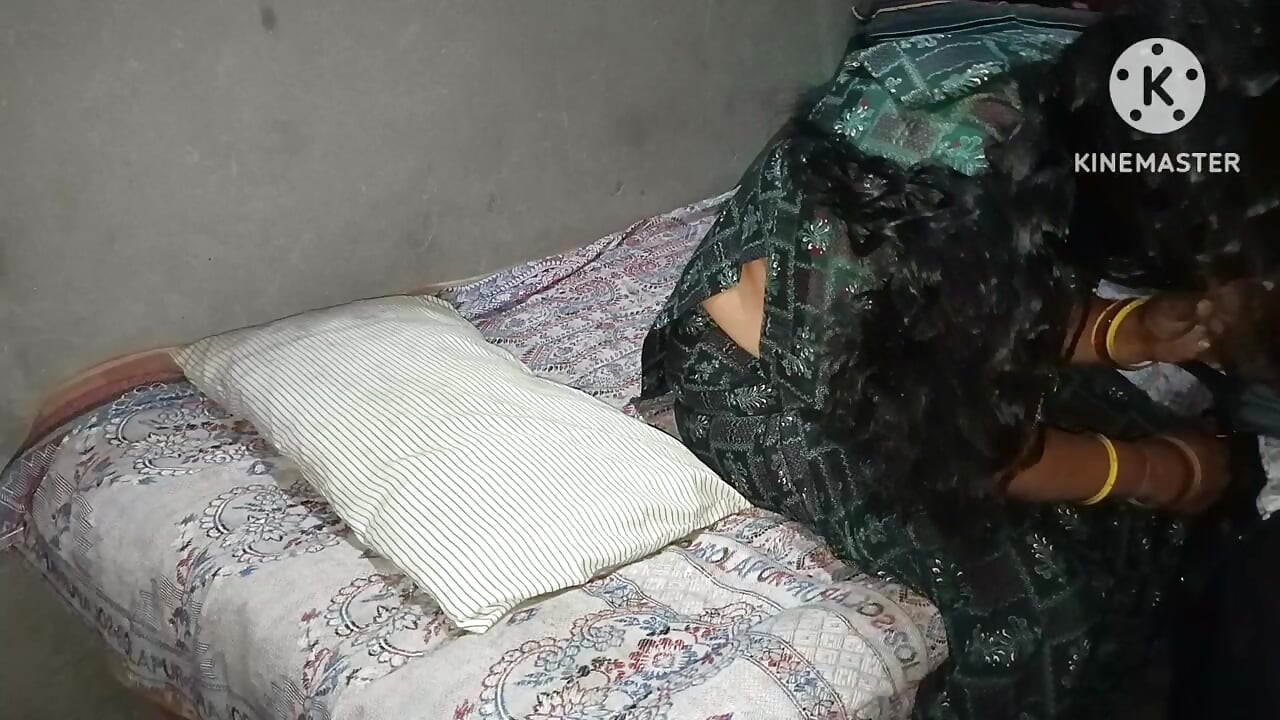 Desi aunty doggy style and standing position sex