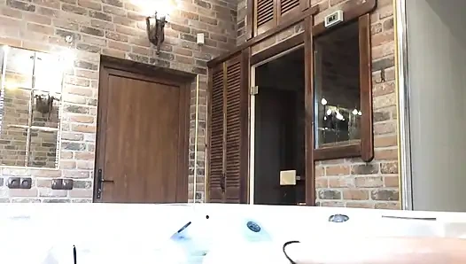 Bugil di ruangan sauna umum