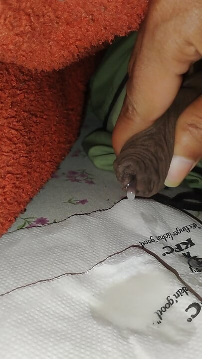 Ik serveer mijn sperma op tissuepapier