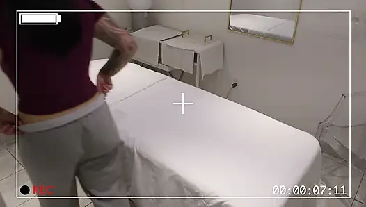 Meşru masaj müşterisi mutlu sonla bitiyor
