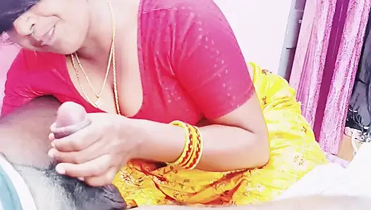 Hintli üvey kız kardeş üvey erkek kardeşinin yarağının tadını çıkardı. Harika sakso ve kovboy kız sikişiyor. Telugu edepsizce konuşuyor.