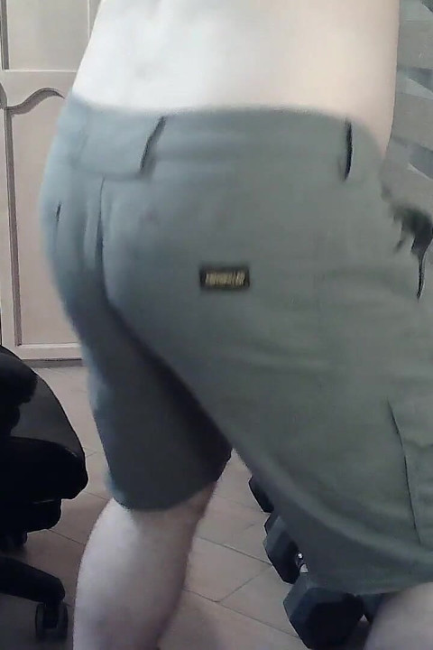 Hot Stud Goes Commando During Leg Day