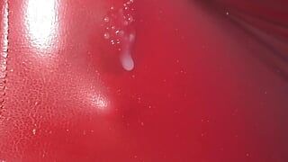 Quần legging đỏ phun nước