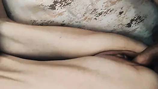 Minyon orta yaşlı seksi kadın ile evde güzel seks