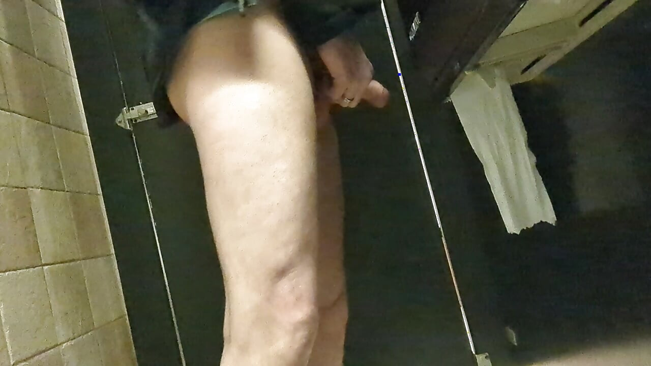 Unloading in a stall