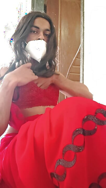 Crossdresser mostrando corpo sexy