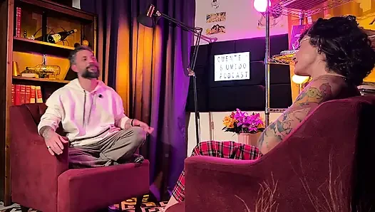 Porno Aktrisleri Bir Sahne Çekerken Cinsel Tercihleri Hakkında Konuşuyor - Hot & Humid Podcast