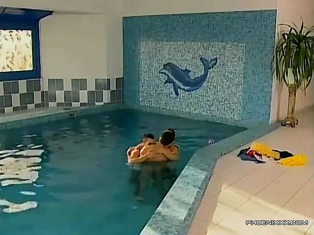 Threeway Fuck at Swimming Pool