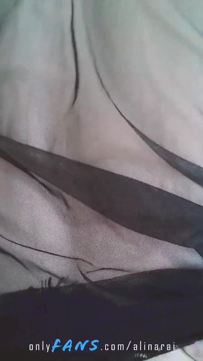 - Jag förstod inte, styvmor, varför är du utan trosor? - Håll käften och bättre få din kuk ut styvson