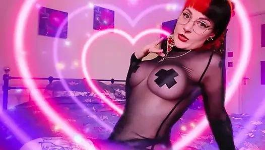 Kadın kılıklı beyin yıkama döngüsü - Bayan Ruby'nin deliğinden başka bir şey değilim