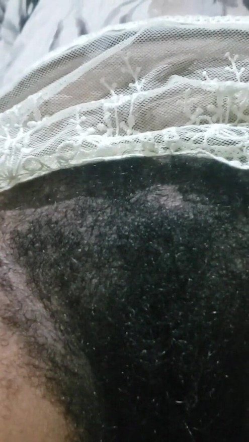 Pussy Close Up leverer en vill privat fantasi fylt med forførende posering | Klipp 1